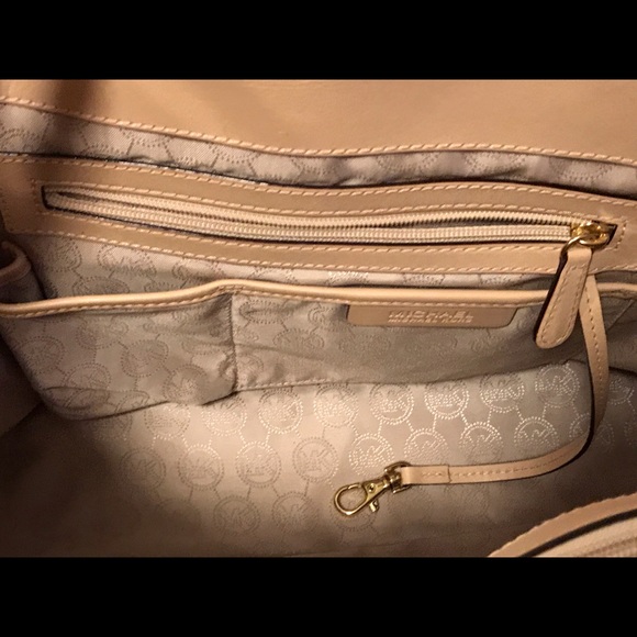 SOLD RaRe Checkered MK Michael Kors Multifunction - Picture 2 of 4