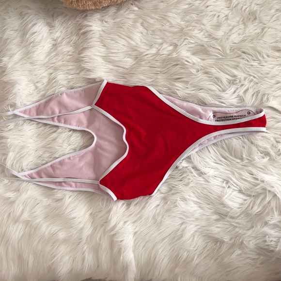 Swimsuit - Picture 2 of 4