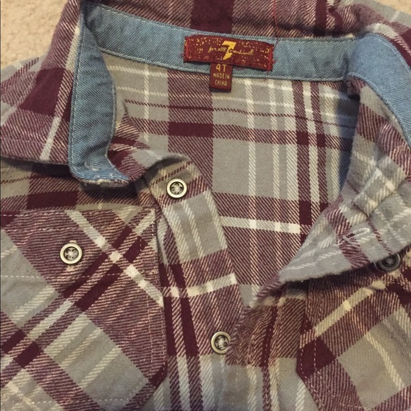 2 pairs of pants and 2 shirts - Picture 4 of 4