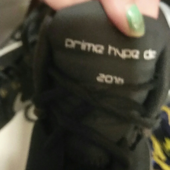 Shoes - Picture 1 of 4