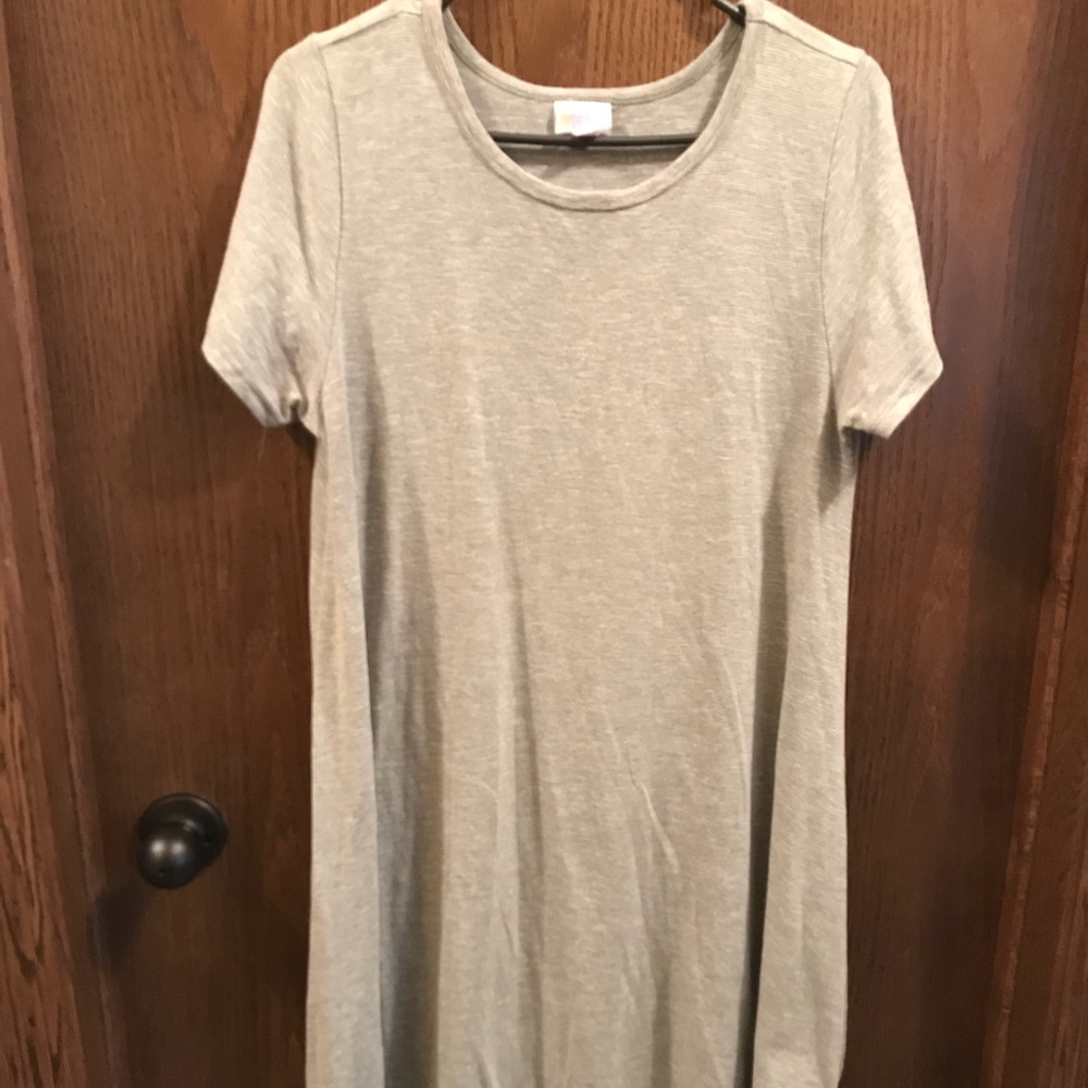 Just like new Small Lularoe Carly!!!