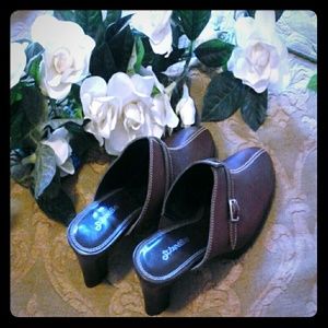 St John's Bay slip on clogs