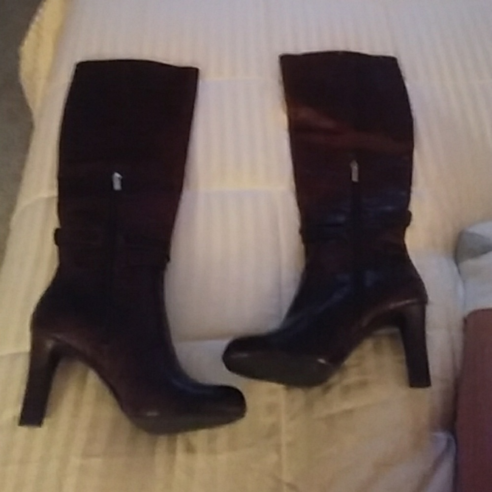 NWOT JONES NEW YORK 2 1/2" BOOT