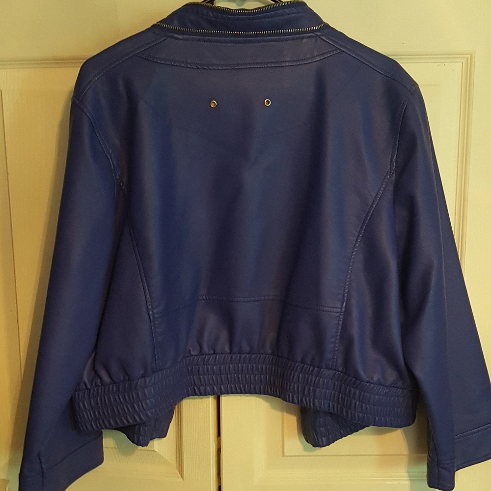 Jacket - Picture 3 of 3