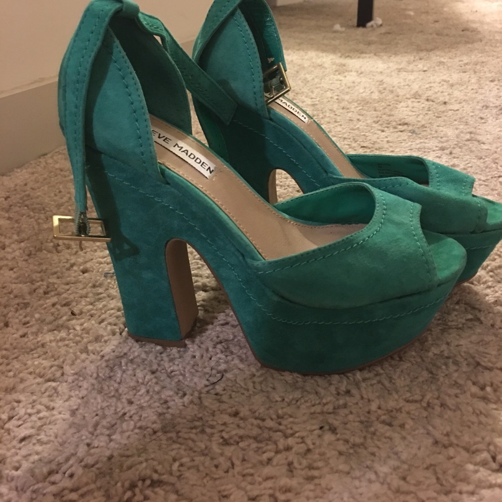 Suede turquoise Steve Madden heels