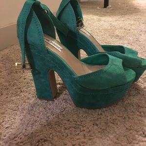 Suede turquoise Steve Madden heels