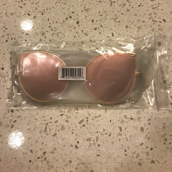 Women's Cat-eye Rose Gold mirrored Sunglasses - Picture 6 of 7