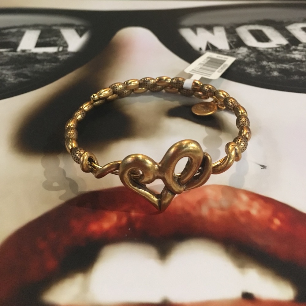 💓Vintage 66 Heart Wrap, RG, NWT💕