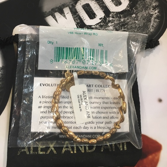 💓Vintage 66 Heart Wrap, RG, NWT💕 - Picture 5 of 5