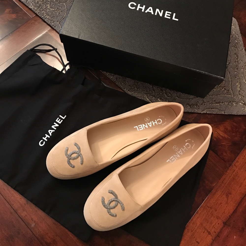 New Authentic Chanel suede flats