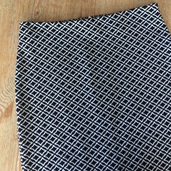 Body Con Skirt - Picture 2 of 3