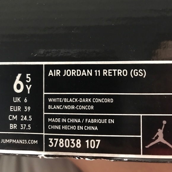 Air Jordan 11 Retro - Picture 2 of 2