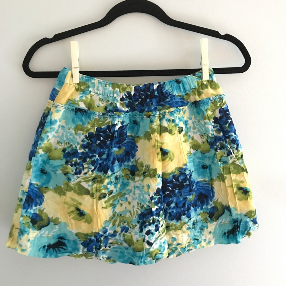 Floral print skirt 🌼