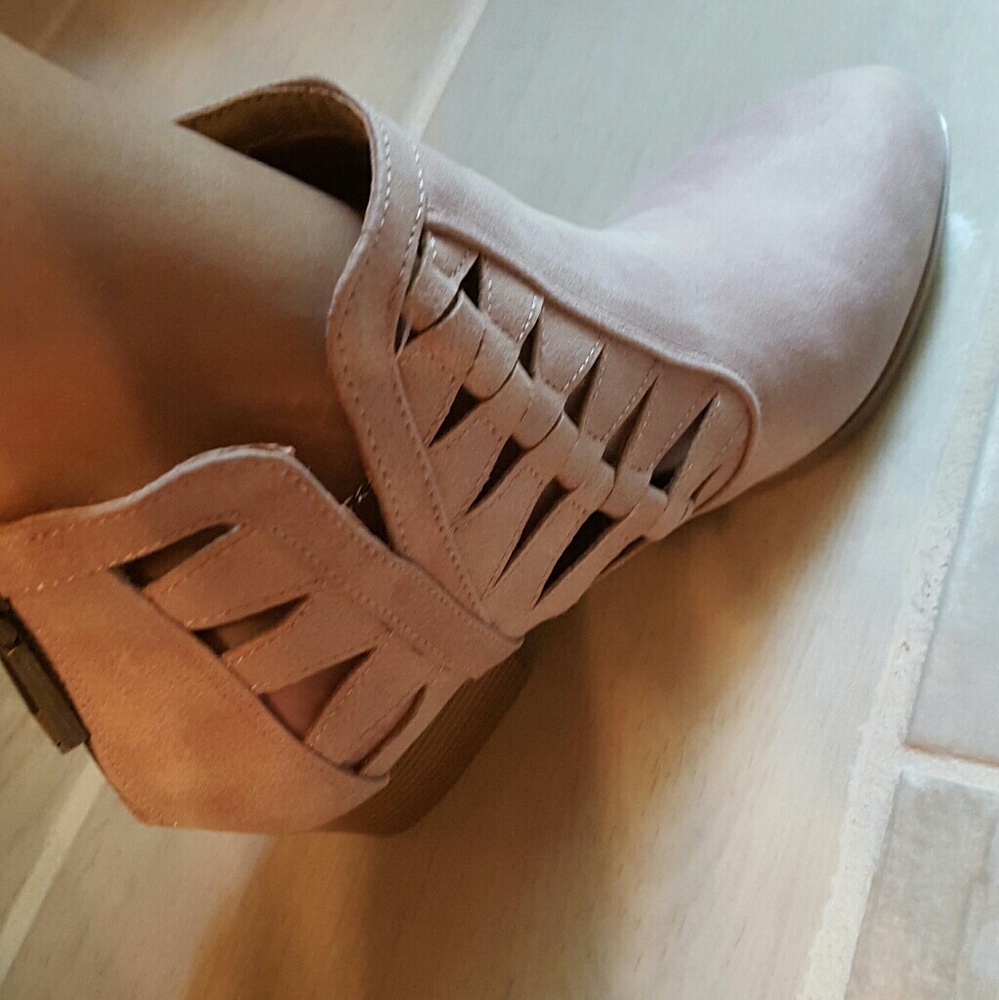 Booties Blush - Picture 2 of 4