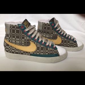 Women's Vintage Nike Blazer Sp size 7