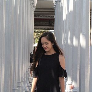 Zara Cold shoulder shift dress