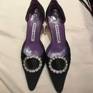 Manolo blahnik sendara jeweled black satin pumps