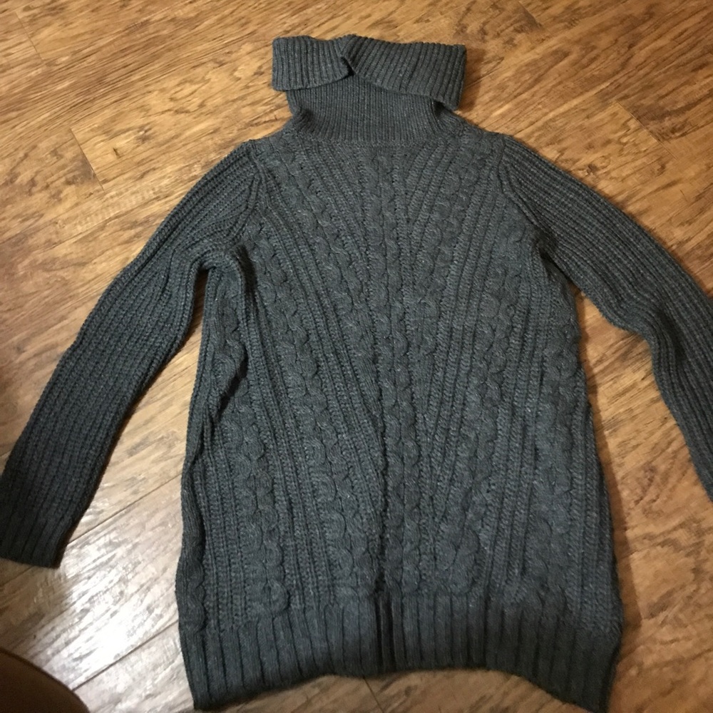 Grey turtleneck sweat from banana republic