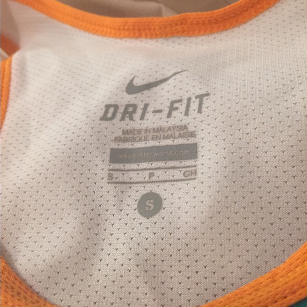 NIKE Razorback Workout Tank - Picture 3 of 6