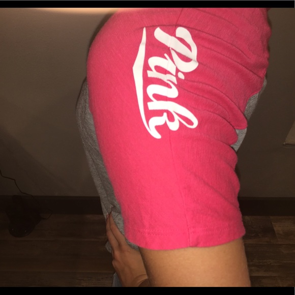 VS Pink T - Picture 2 of 4