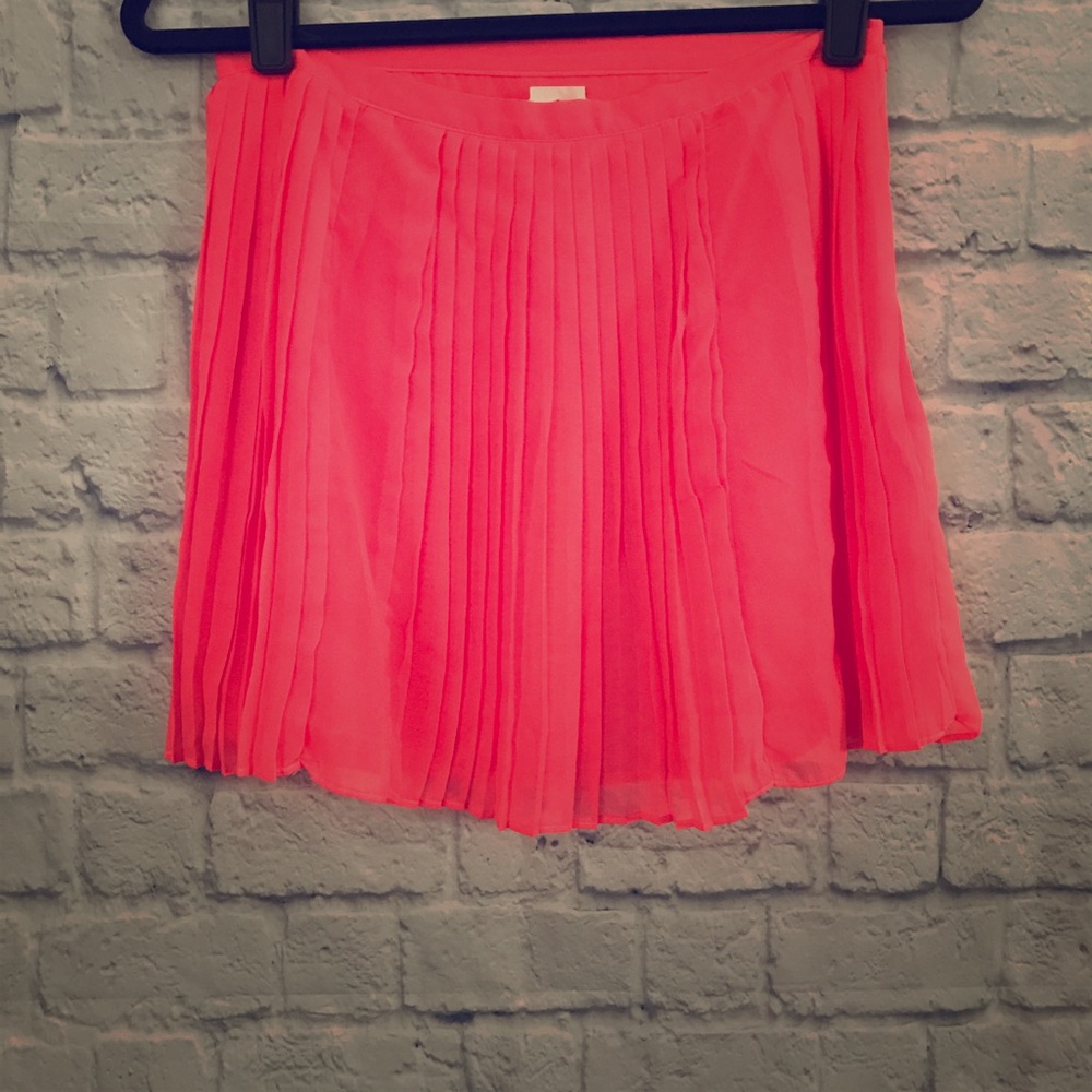 LF neon pink pleated skirt