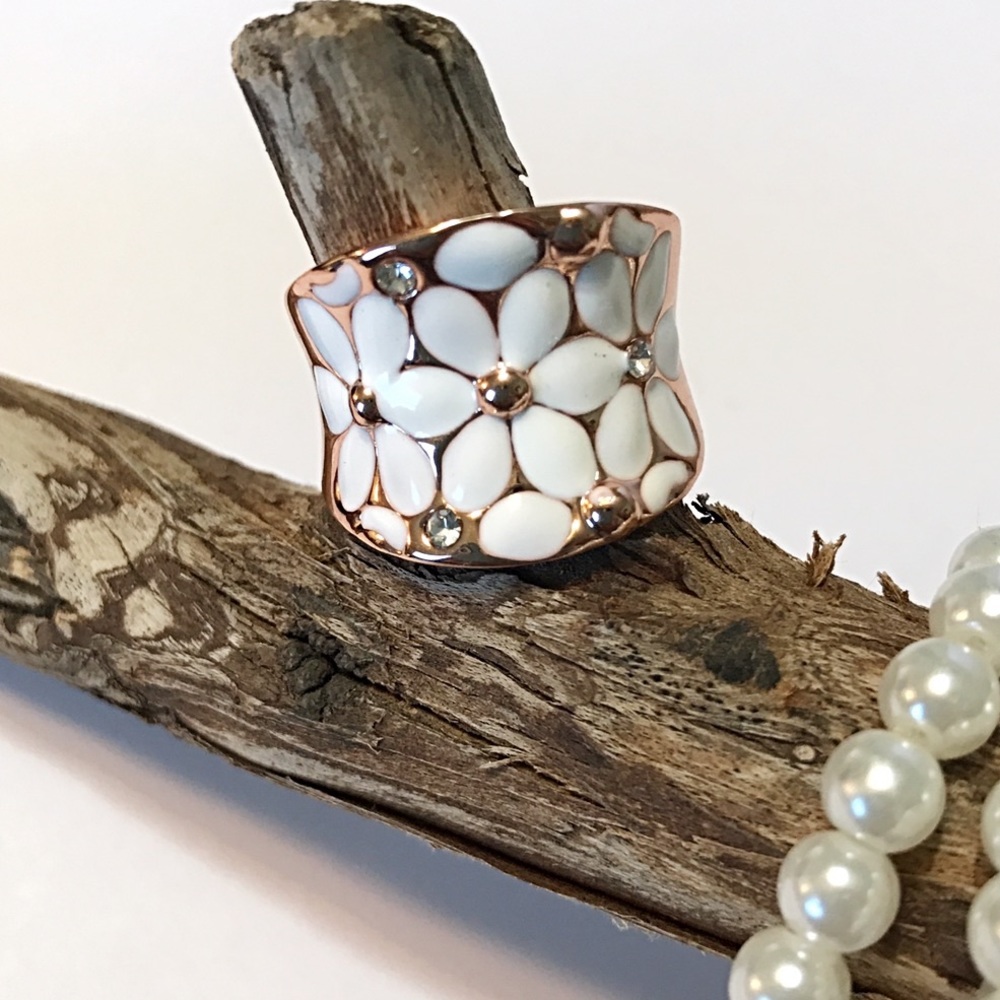 ROXI Austrian Crystals Rose Gold White Flowers