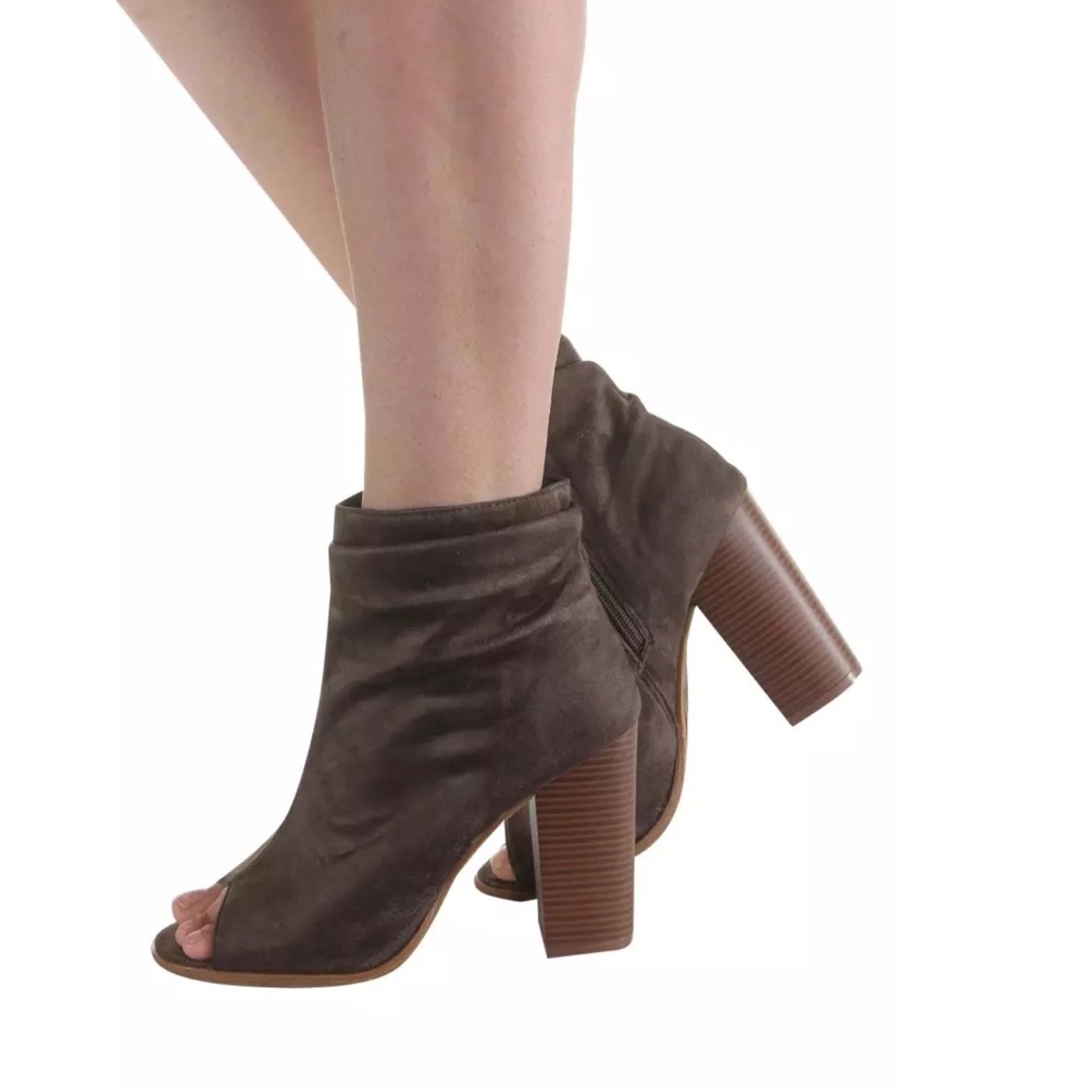 ❗️SALE❗️NIB Peep Toe Bootie - Picture 2 of 4