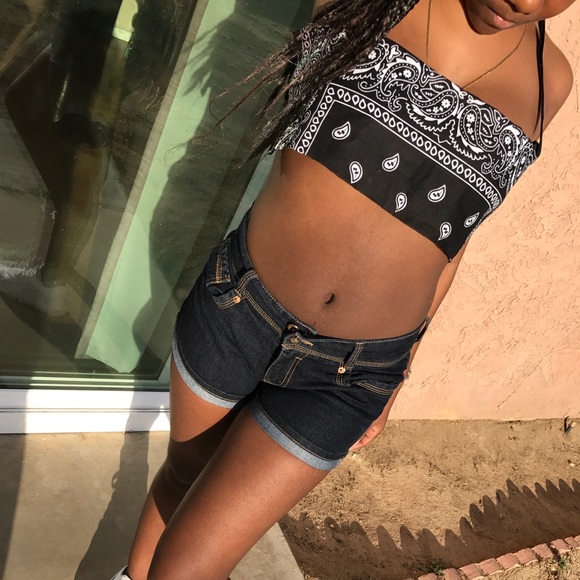 Bandanna inspired crop TOPS💎 - Picture 2 of 6