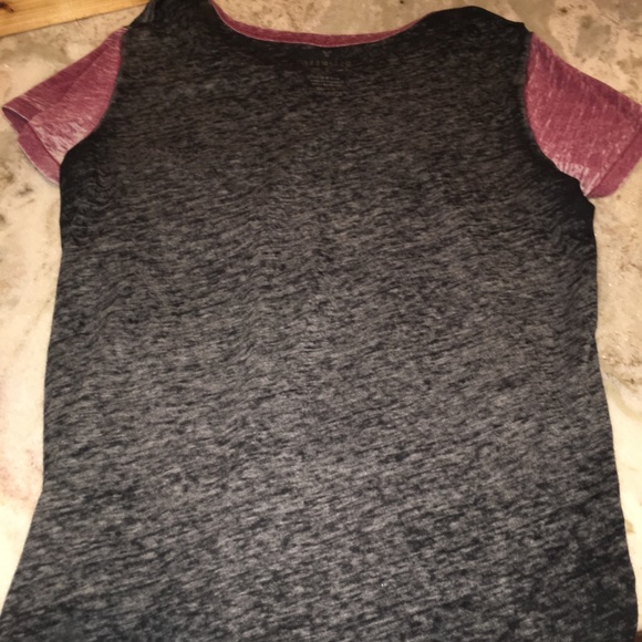American Eagle thin T - Picture 2 of 3