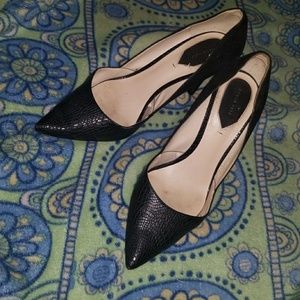 SOLD! Black suade and leather Zara pumps
