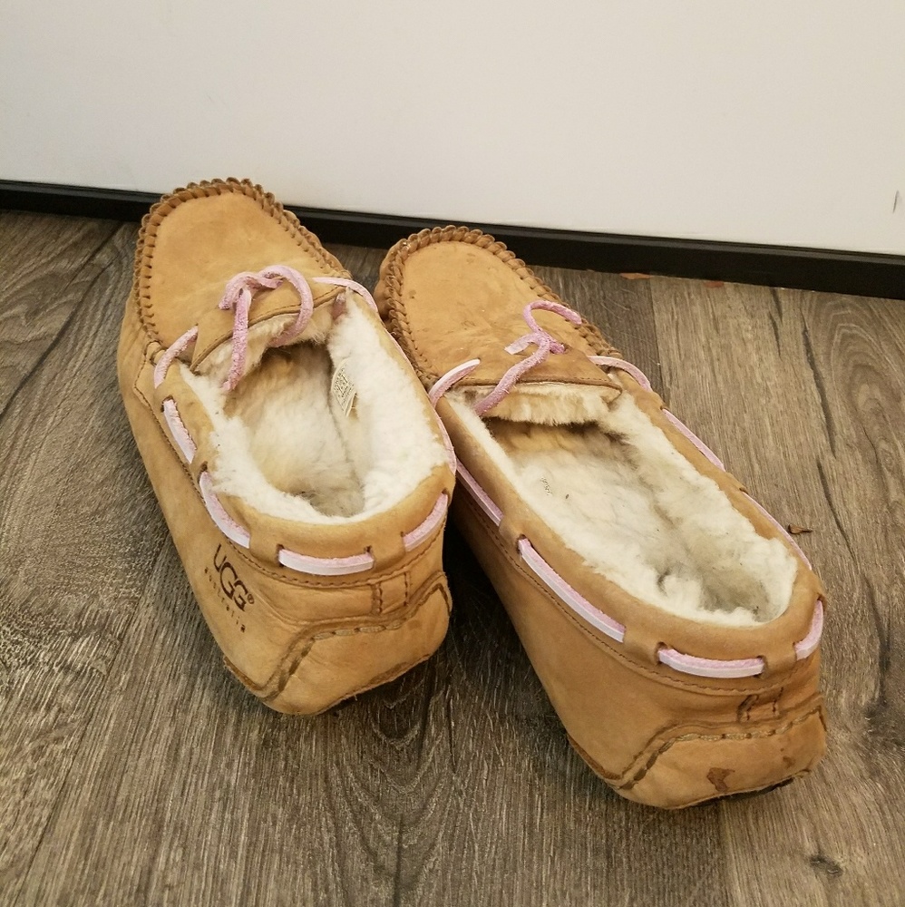 [UGG] Dakota Moccasins - Picture 2 of 3