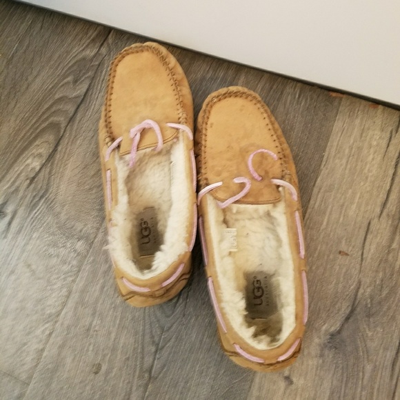 [UGG] Dakota Moccasins - Picture 3 of 3