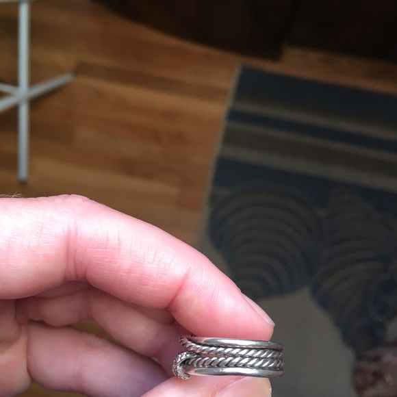 Women’s size 6 David Yurman crossover ring. - Picture 6 of 7