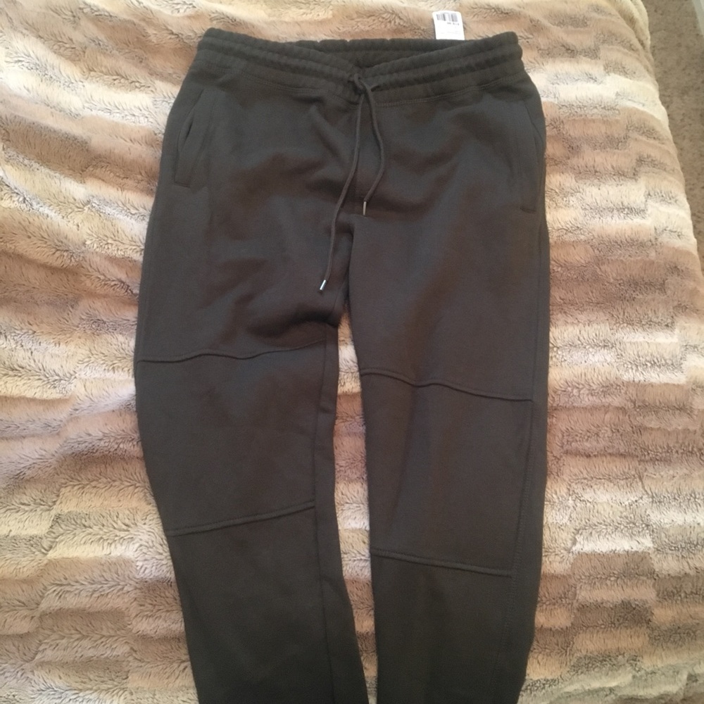 Forever 21 men's olive green sweatpants
