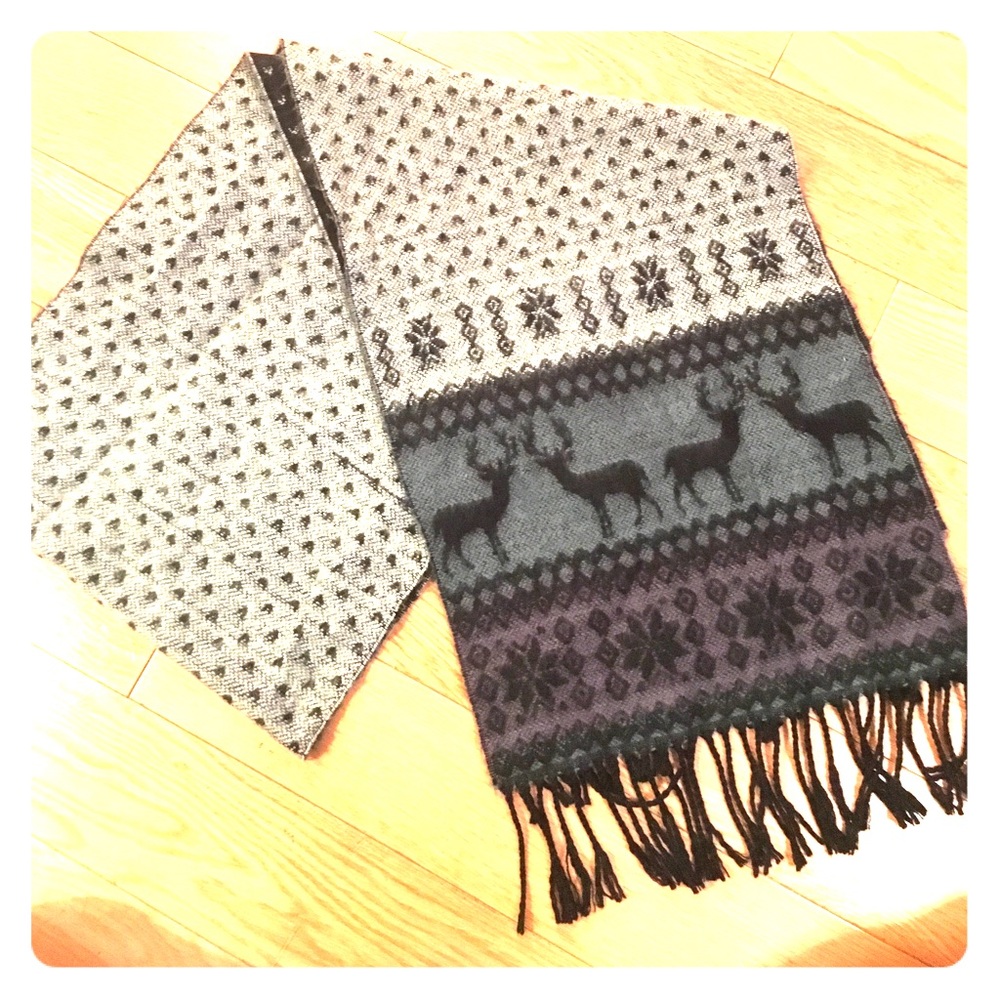 Reversible soft scarf - Picture 2 of 3