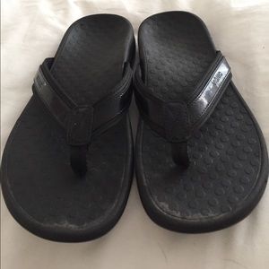 Vionic orthopedic flip flops