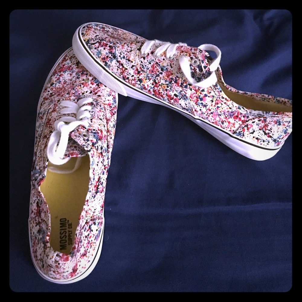 *NWOT* Never worn canvas shoes