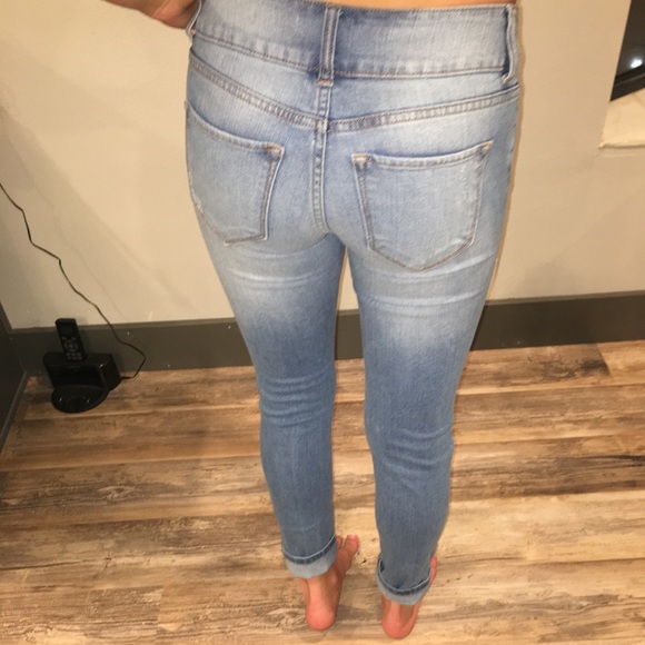 RIPPED JEANS - Picture 2 of 3