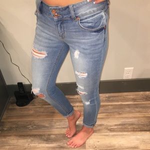 RIPPED JEANS