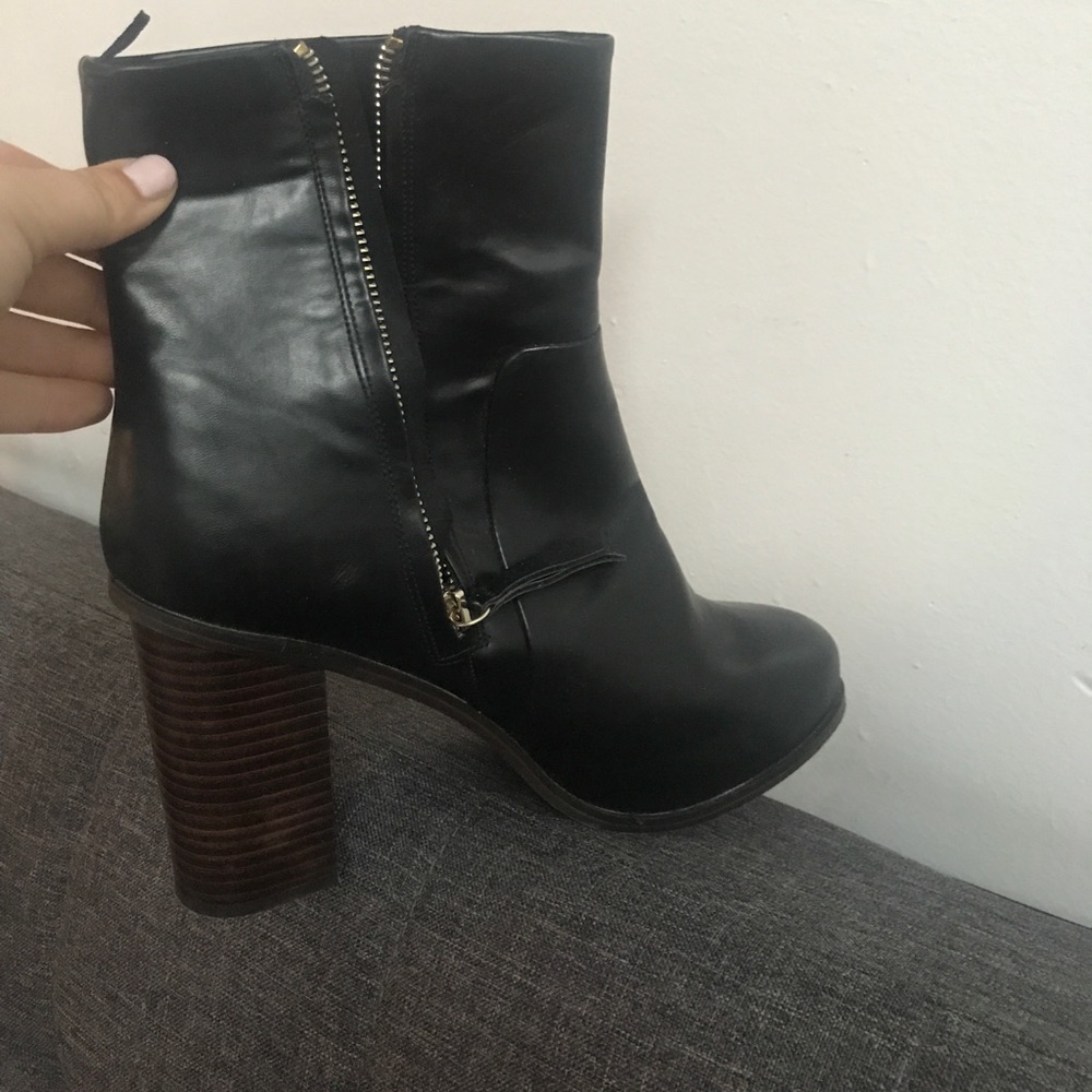 Leather ankle boot