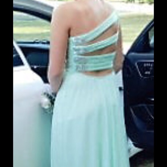 Prom Dress! - Picture 2 of 7