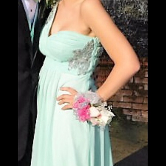 Prom Dress! - Picture 3 of 7