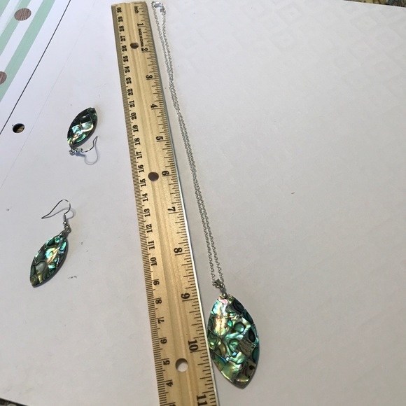 NEW Natural Abalone Shell Necklace & Earrings Set - Picture 7 of 8