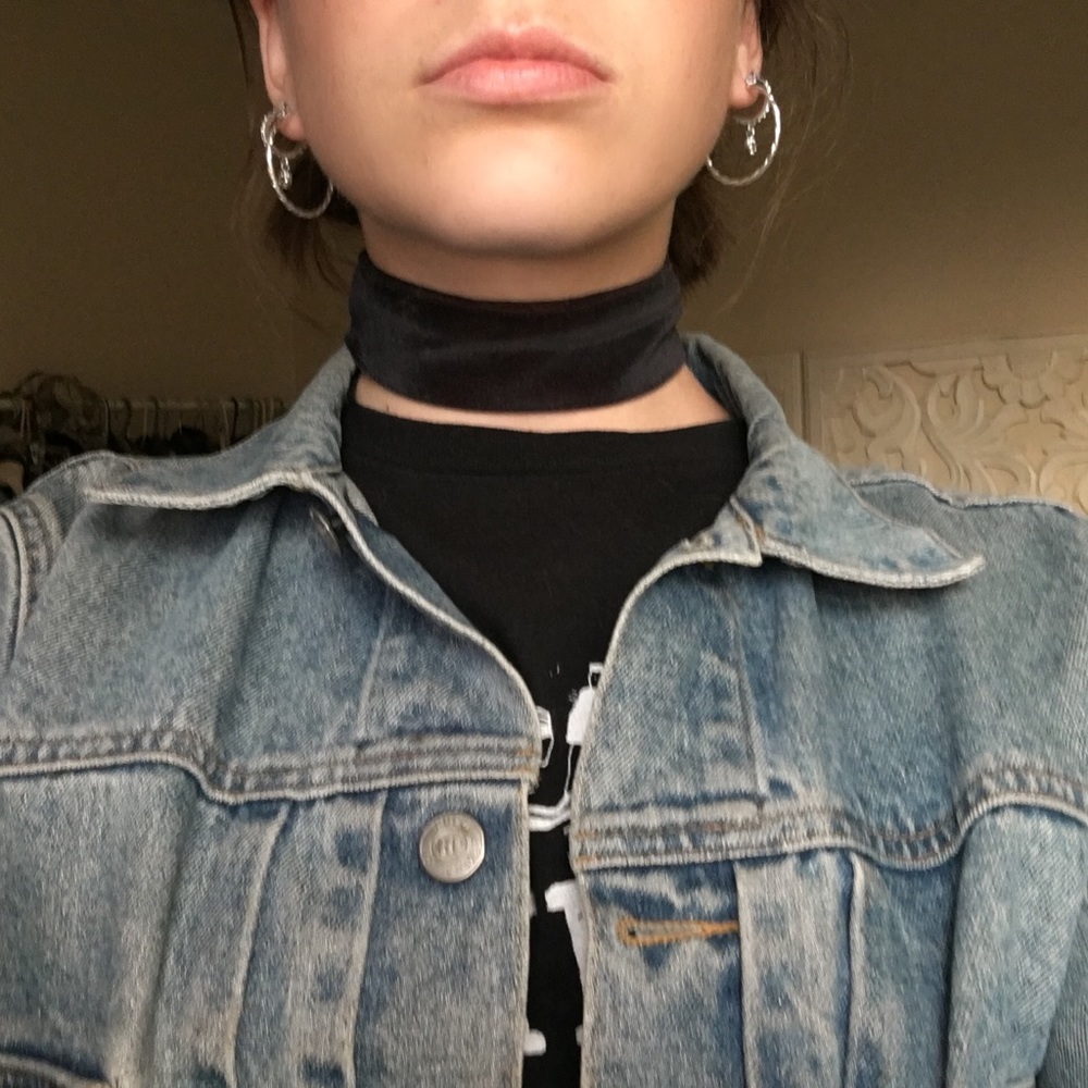 BRANDY🖤MELVILLE BLACK VELVET CHOKER