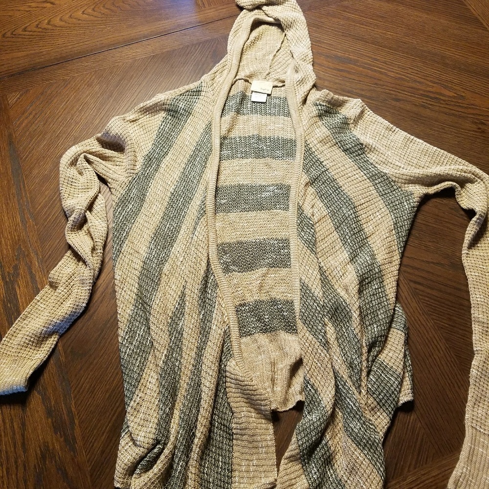 Size medium daytrip cardigan