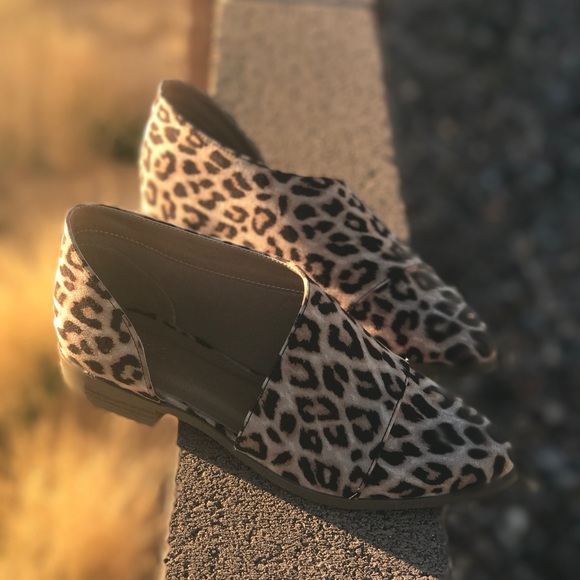 SIZE 6 << Leopard Print Cutout Shoes Booties >> - Picture 5 of 5