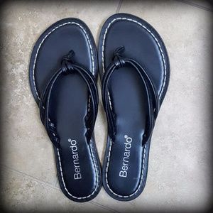 Bernardo Women's Miami Flat Sandal