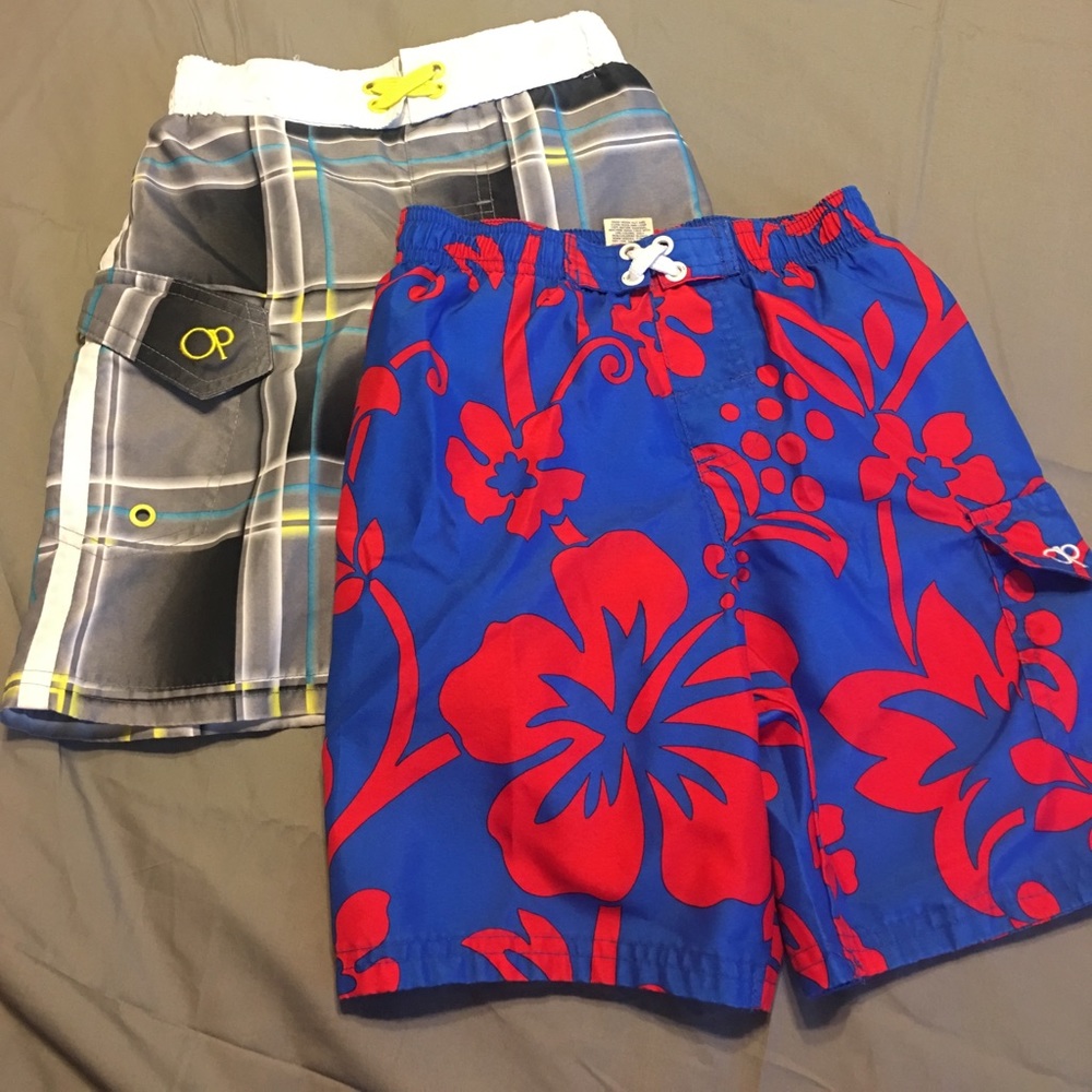 2 boys swim shorts