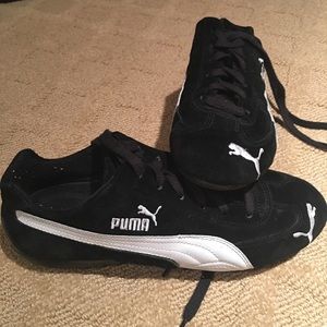 Black Suede Puma Sneakers sz 9 woman’s