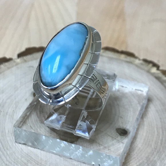 Ring - Picture 3 of 8